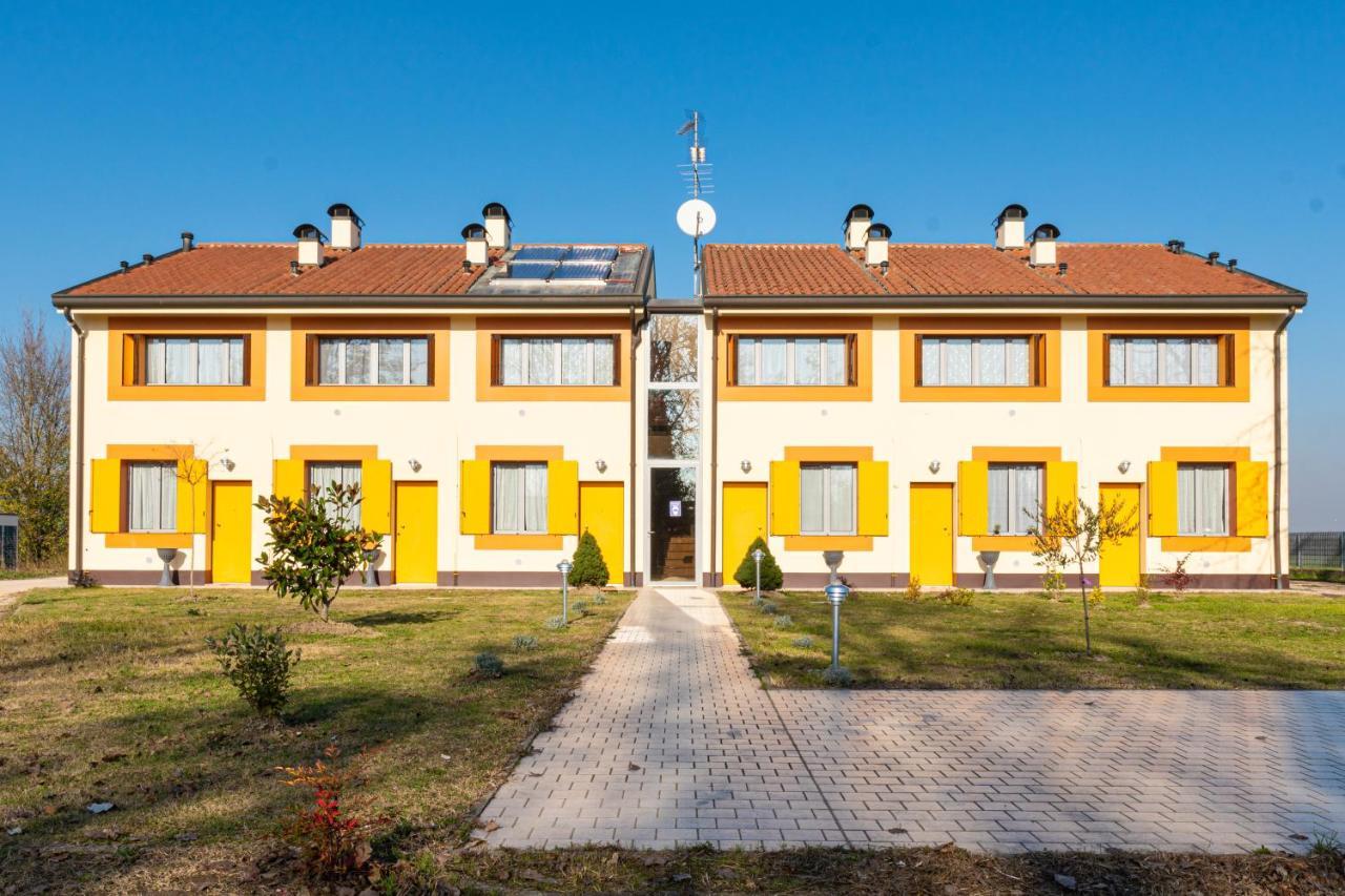 Aparthotel Gold Oasi - Business Solution Ferrara Exteriér fotografie