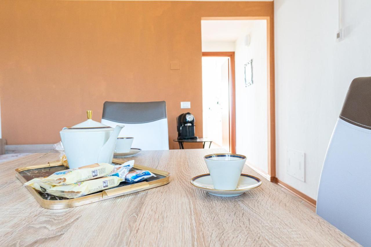 Aparthotel Gold Oasi - Business Solution Ferrara Exteriér fotografie