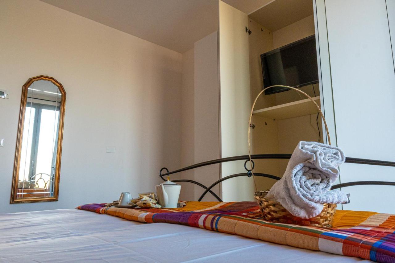 Aparthotel Gold Oasi - Business Solution Ferrara Exteriér fotografie